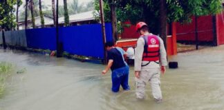 Evacuan a varias familias por inundaciones en Puerto Cortés