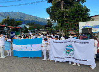 Medicos, enfermeras y técnicos realizan paro a nivel nacional ante falta de pago