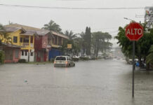 Varias quebradas se desbordan en La Ceiba debido a las lluvias que han caído en las últimas horas