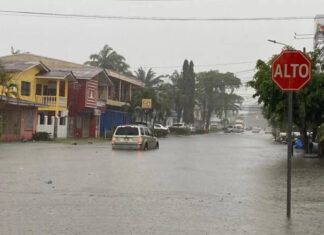 Varias quebradas se desbordan en La Ceiba debido a las lluvias que han caído en las últimas horas