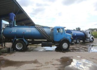 Conductores de cisternas de agua subirán a 20 lempiras el precio del barril para poder pagar la extorsión