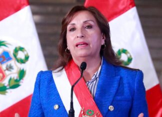 Boluarte exige al Congreso adelantar elecciones y niega que vaya a renunciar