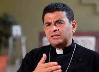 El obispo nicaragüense Rolando Álvarez es acusado de conspiración