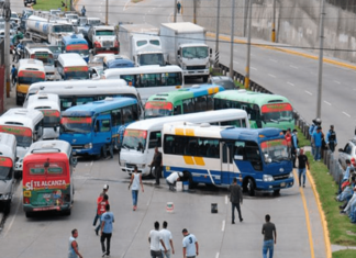 El sector transporte anuncia un paro de labores general para la próxima semana si el gobierno no cumple los acuerdos