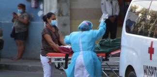 De dos a tres personas mueren a diario por Covid-19 en el país, según médicos