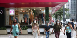 Brasil vive un nuevo repunte de la COVID-19 y Lula llama a vacunarse