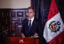 EE. UU. tacha a Castillo de expresidente y pide defender la democracia peruana