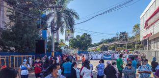 Personal sanitario y Centrales Obreras realizan tomas en el centro de Tegucigalpa