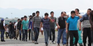 Los últimos deportados de 2022 vuelven a Guatemala entre sueños rotos