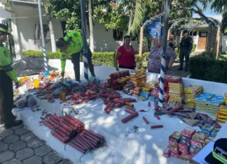 Decomisan fuerte cargamento de pólvora en mercados de SPS y vendedores destruyen patrulla municipal