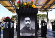 Tres años y medio de cárcel para un policía implicado en la muerte de Floyd