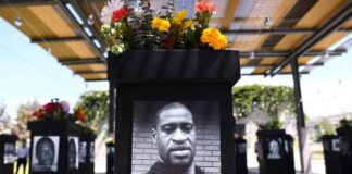 Tres años y medio de cárcel para un policía implicado en la muerte de Floyd