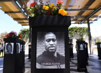 Tres años y medio de cárcel para un policía implicado en la muerte de Floyd