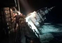 Al menos 31 desaparecidos al naufragar un barco de la Marina tailandesa