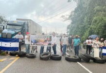 Nuevamente propietarios de negocios del Lago de Yojoa se toman la CA-5