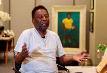 Pelé dice que está fuerte y siguiendo su tratamiento contra el cáncer