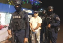 Fiscalía de EE. UU. solicita confiscar bienes y armas ligadas a Midence Oquelí