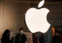 Apple retrasa el lanzamiento de su vehículo eléctrico a 2026, según medios