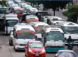 El gobierno de Honduras amenaza con cancelar concesiones a transportistas ante la amenaza de paro