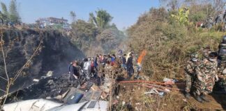 Hallan 68 cadáveres tras el accidente aéreo con 72 pasajeros a bordo en Nepal