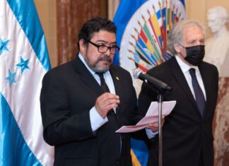 Por acoso sexual e intimidación denuncian a Roberto Quesada, embajador de Honduras ante la OEA