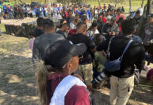 Migrantes buscan avanzar por México y desafiar nuevo programa de EE. UU.