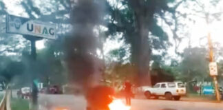 Por supuestas irregularidades en la elección de la rectoría de la UNAG, estudiantes realizan protestas en las instalaciones de este centro