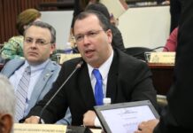 Admiten recurso de amparo con suspensión del acto reclamado a favor de Reynaldo Ekónomo