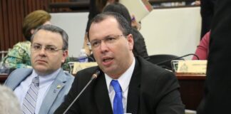 Admiten recurso de amparo con suspensión del acto reclamado a favor de Reynaldo Ekónomo