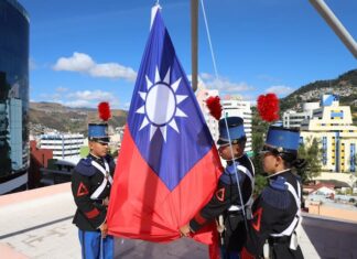 Taiwán realiza Izada de su Bandera Nacional en tierras hondureñas para dar la bienvenida al esperanzador 2023