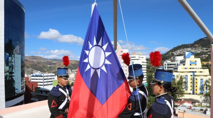 Taiwán realiza Izada de su Bandera Nacional en tierras hondureñas para dar la bienvenida al esperanzador 2023