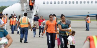 Honduras recibió 94.339 deportados en el 2022, un 27,5 % más que en 2021