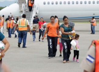 Honduras recibió 94.339 deportados en el 2022, un 27,5 % más que en 2021