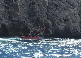Rescatan a 55 migrantes abandonados en una isla deshabitada de Puerto Rico