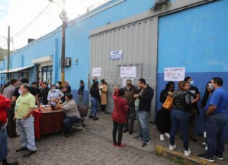 Empleados de la Unidad Municipal de Agua Potable y Saneamiento (UMAPS), realizan tomas exigendo la salida del gerente Arturo Tróchez
