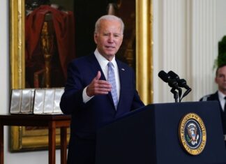 EE.UU. investiga documentos clasificados encontrados en una oficina de Biden