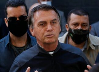 Policía encuentra texto que permitiría a Bolsonoaro interferir en las elecciones de Brasil