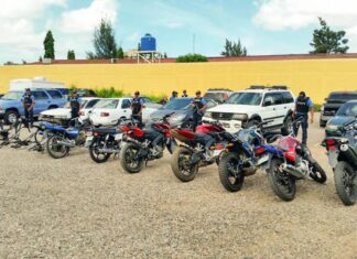 Policía Nacional interviene taller mecánico en SPS y recupera 13 motocicletas que habían sido robadas