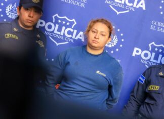 La Policía captura a una mujer por asesinar a hija de 8 años en El Salvador