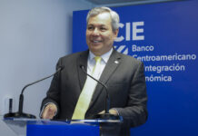 El BCIE inaugura una oficina en Madrid para «ensanchar la puerta» con Europa