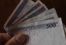 Empleados públicos están a la espera de que el Ejecutivo concrete el aumento salarial