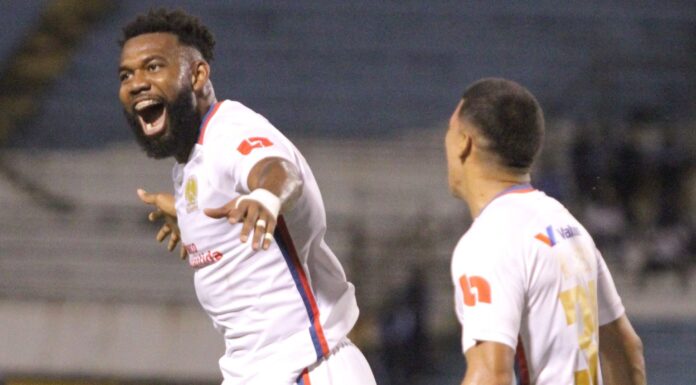 Olimpia le gana el clásico al Motagua y sigue líder e invicto en Honduras