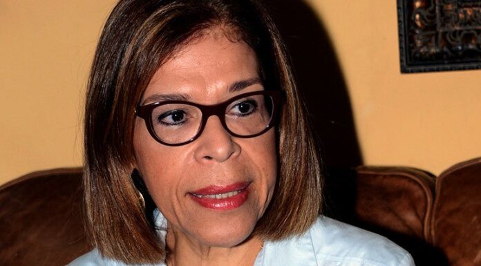 Rebeca Santos dice que los aumentos salariales en el BCH responden al cumplimiento del contrato colectivo