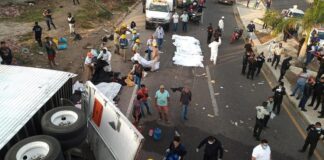 Sube a 17 la cifra de migrantes muertos por un accidente en México