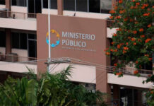 Cerradas las instalaciones del MP ante la protesta de los empleados exigiendo un aumento salarial