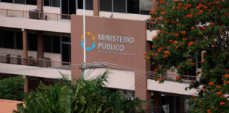 Cerradas las instalaciones del MP ante la protesta de los empleados exigiendo un aumento salarial