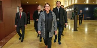 Presidenta Castro formalizará préstamos con España para construir hospitales