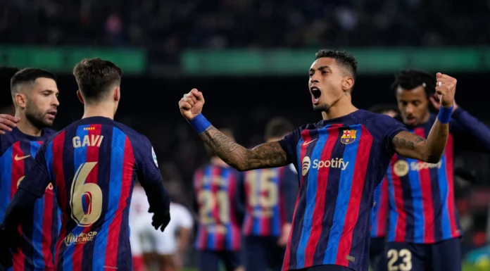 El Barcelona golea 3-0 al Sevilla y es más líder que nunca