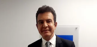 Salvador Nasralla apoya una petición para que presidentes democráticos «rompan relaciones con Cuba»