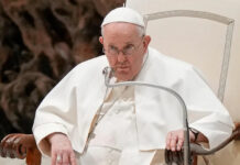 El papa dice que la Iglesia no es un Parlamento ni el Evangelio una ideología